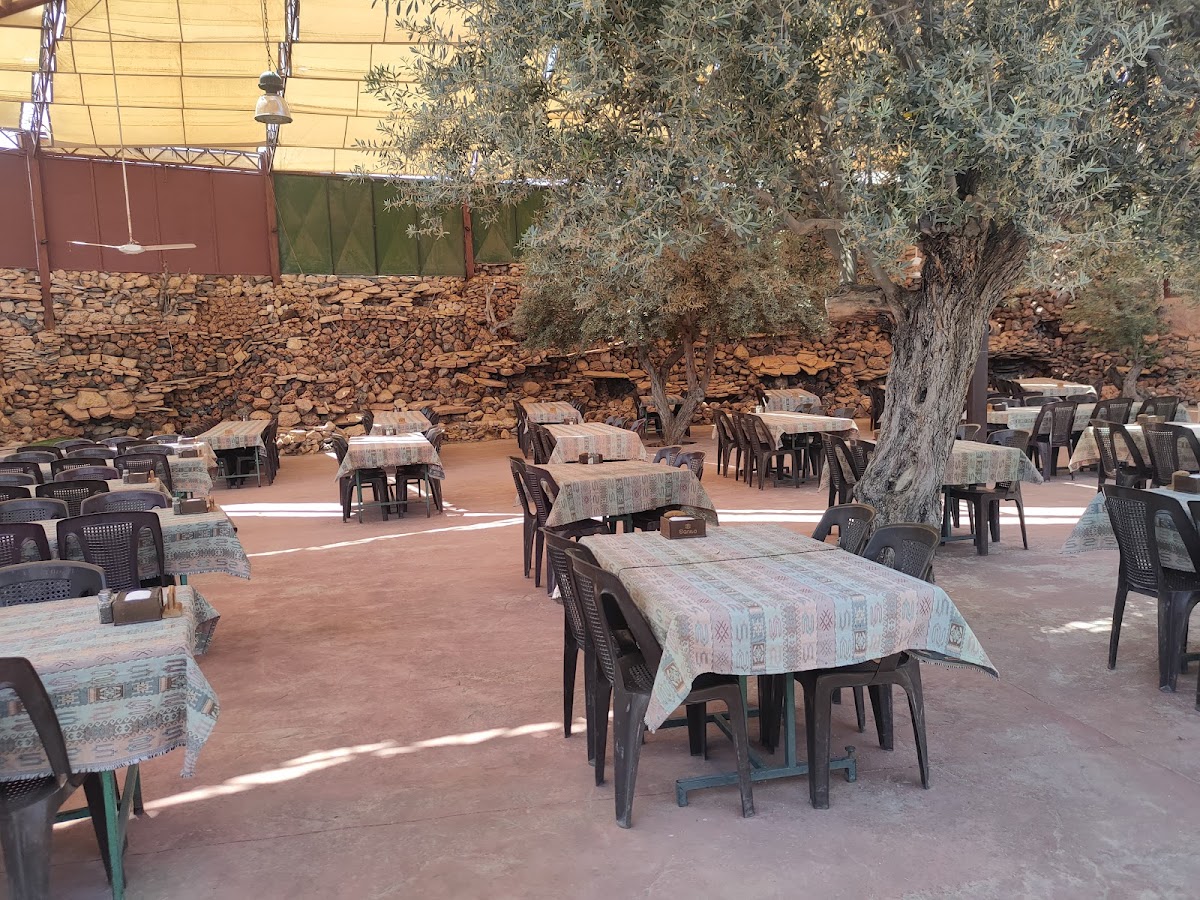 مطعم أبو طنوس